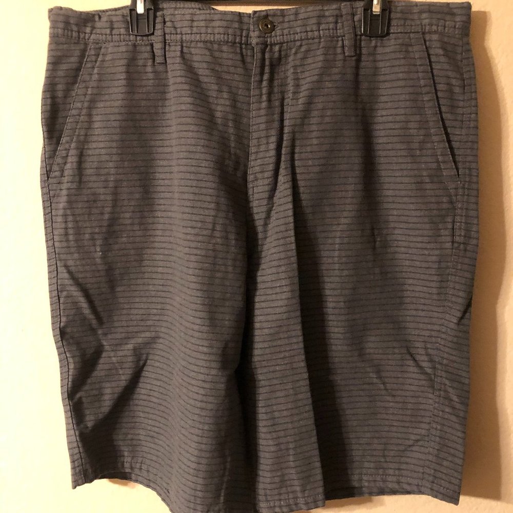ZUMIEZ Quality FREEWORLD Mens Shorts SIZE 38 Gray